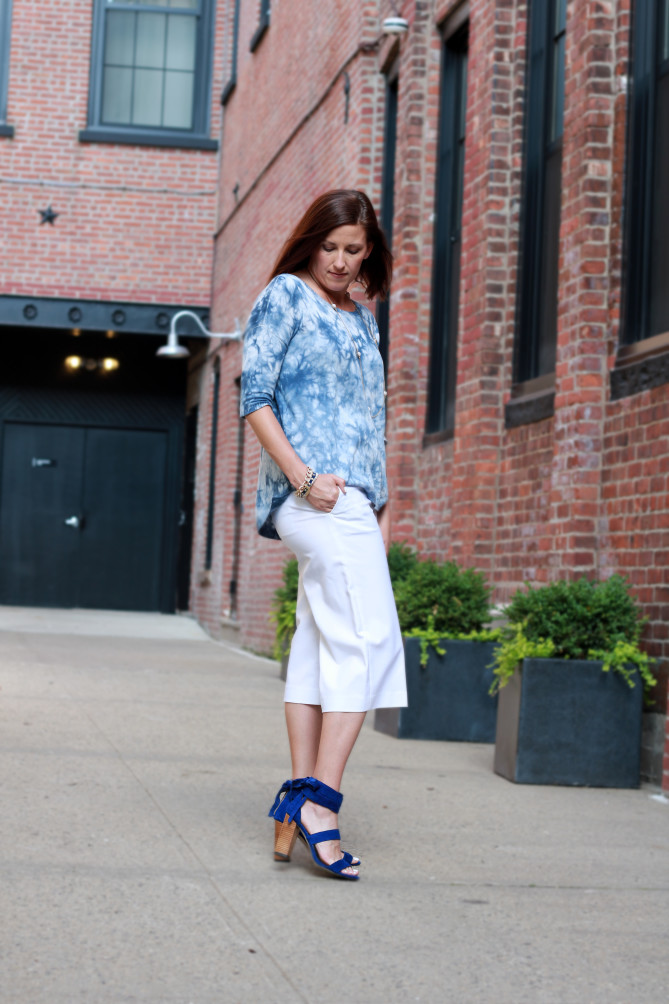 Style Saturday: White Cropped Pants