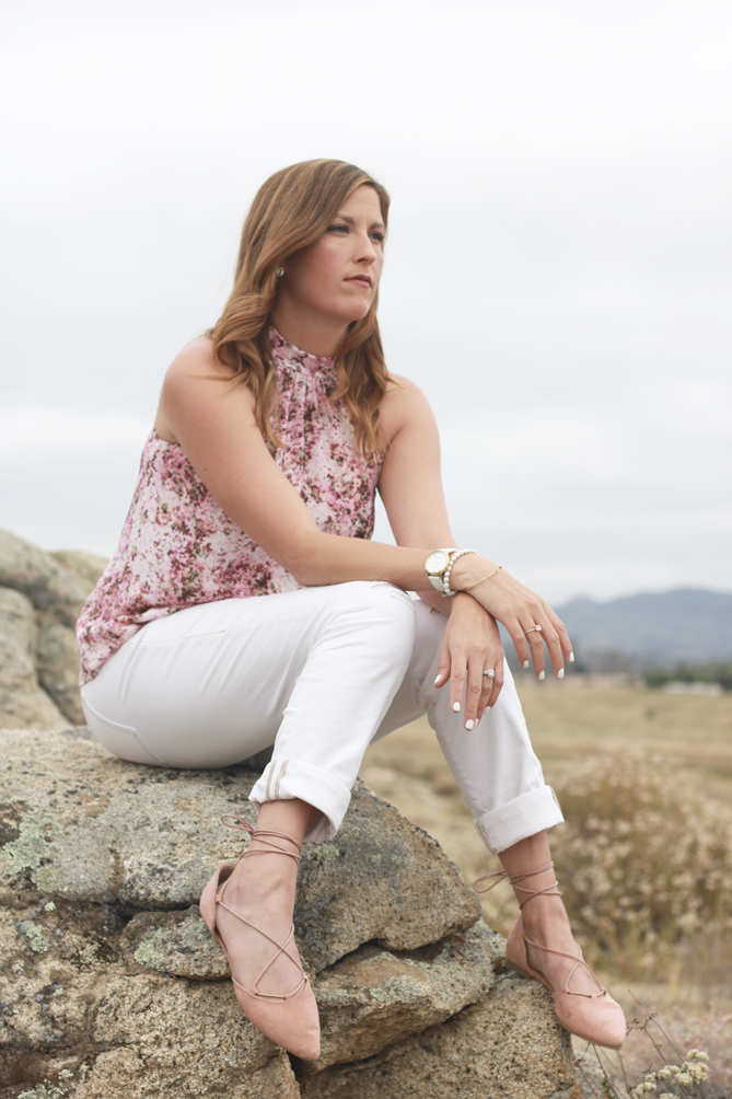 How to Wear White Destructed Denim